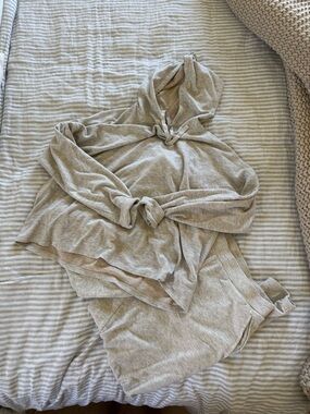 Barefoot Dreams Malibu Collection® Butter Fleece Sweat Set